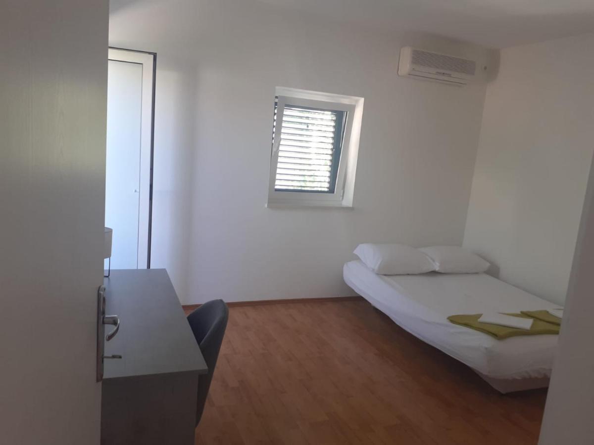 Apartments Ilicic ซูเปตาร์ ภายนอก รูปภาพ