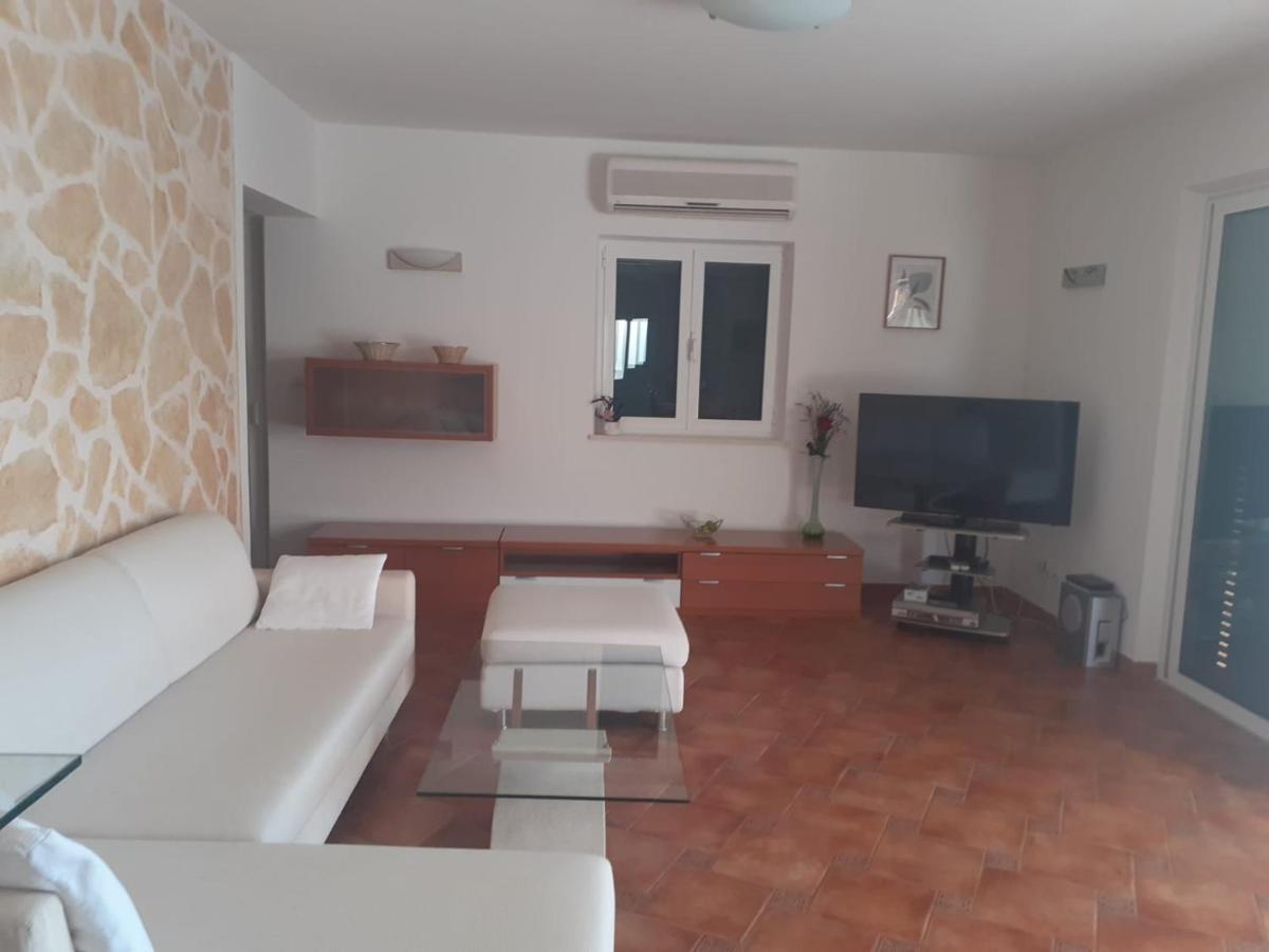 Apartments Ilicic ซูเปตาร์ ภายนอก รูปภาพ