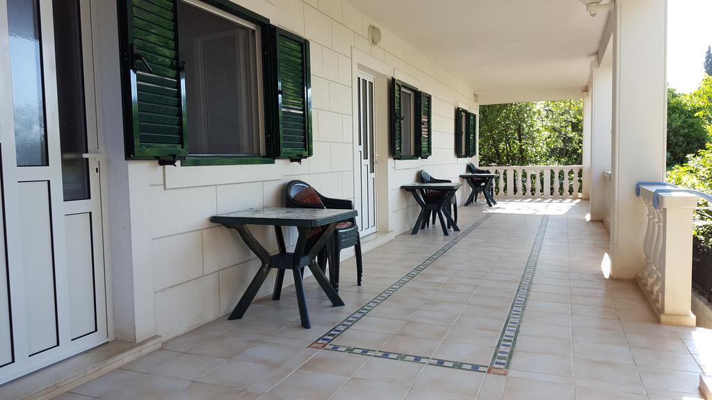 Apartments Ilicic ซูเปตาร์ ภายนอก รูปภาพ